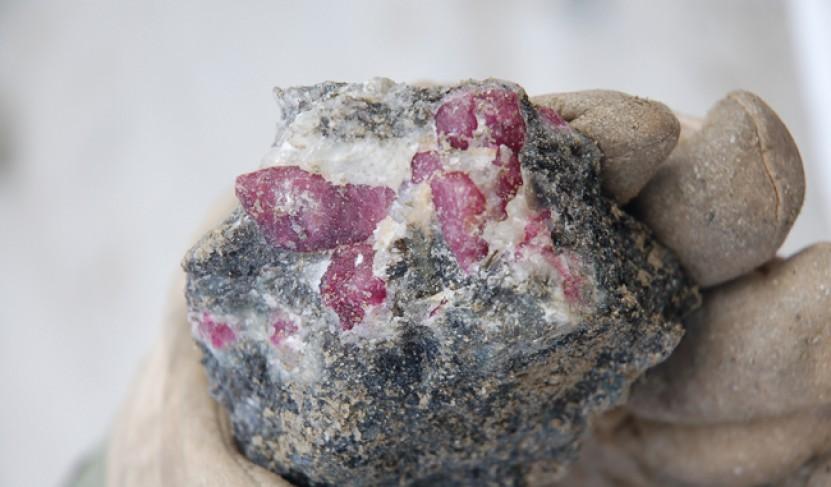 The people of Greenland will allways have the right to pick their own stones, and TNG will be helpful. Of course, they cannot pick stones on the mine site or True North Gems claims, Nicholas Houghton says. (Photo by TNG).