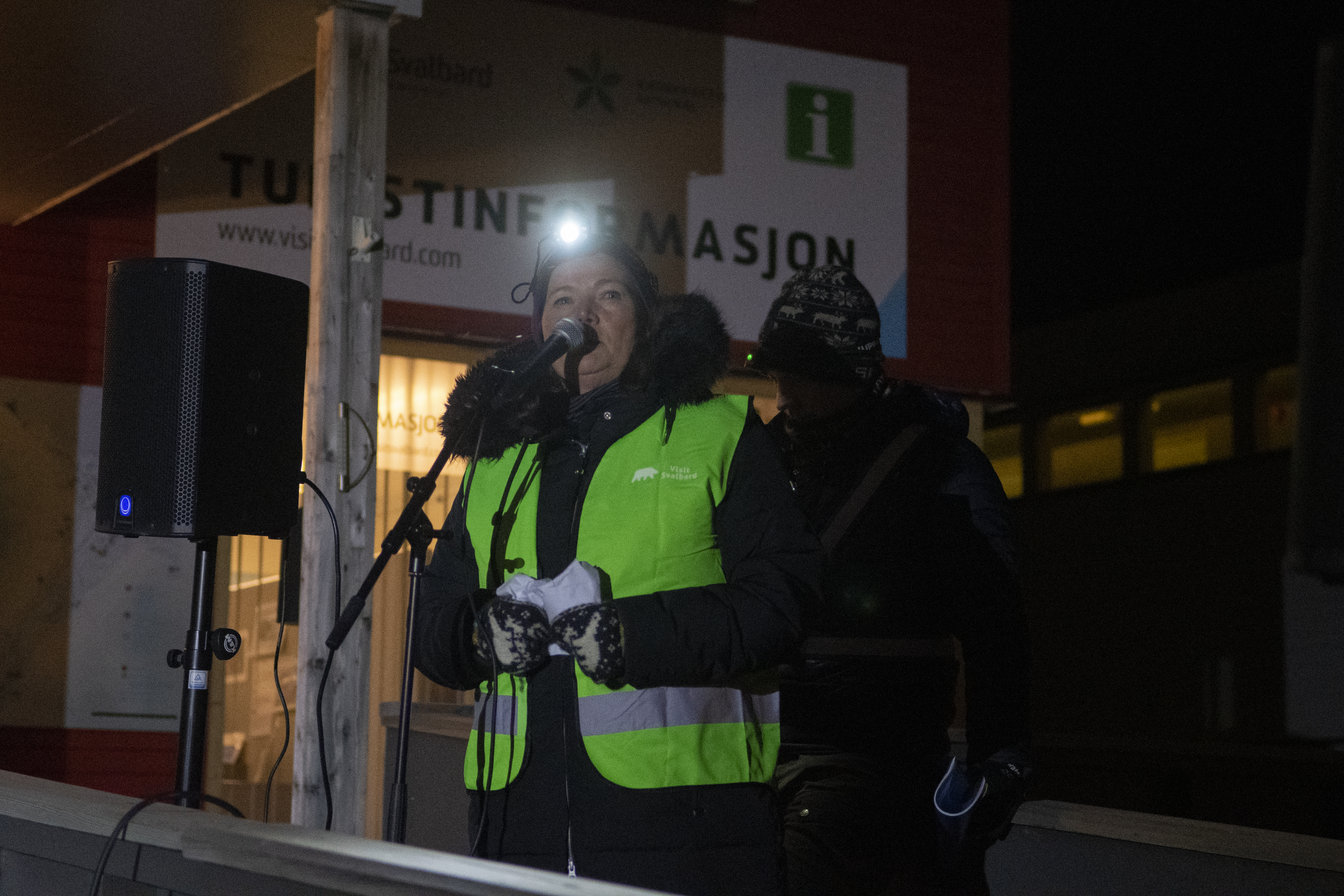 Frigg Jørgensen i Aeco holdt appell etter fakkeltoget 16. november. Frigg Jørgensen i Aeco holdt appell etter fakkeltoget 16. november.