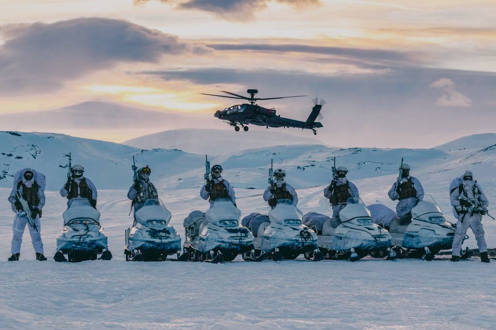 Regjeringen er i gang med å tilrettelegge for flere forsvarsansatte i Indre Troms. Her er artillerijegere på Setermoen skytefelt. (Foto: Artilleribataljonen/Forsvaret) Regjeringen er i gang med å tilrettelegge for flere forsvarsansatte i Indre Troms. Her er artillerijegere på Setermoen skytefelt. (Foto: Artilleribataljonen/Forsvaret)