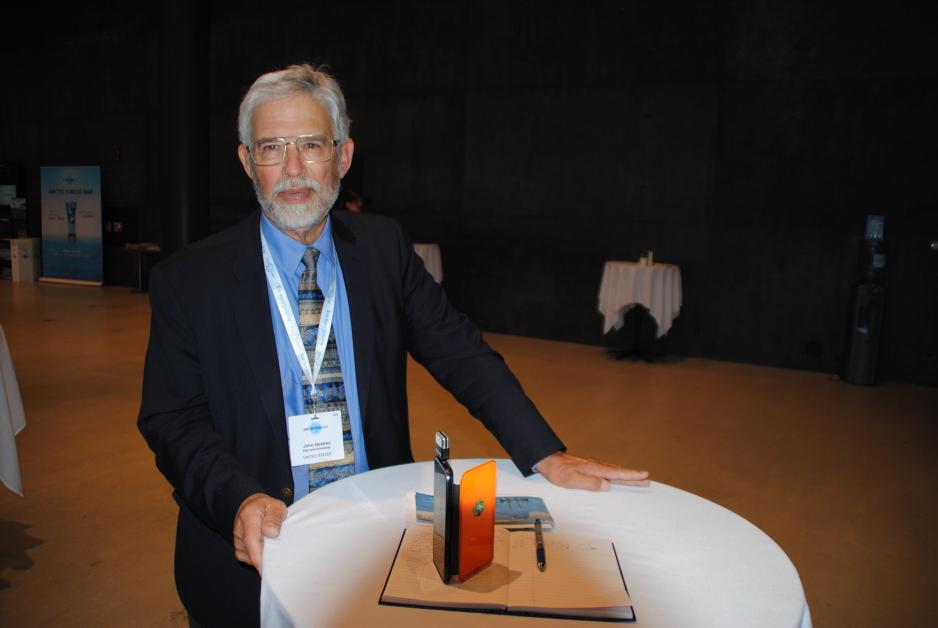 Professor John R. Holdren, former advisor to President Barack Obama, has clear veiws on Donald Trumps Arctic and climate politics. - It is damaging, but a lot of people are still doing good things, he claims. (Photo: Arne F. Finne).