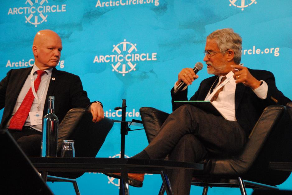 Barack Obamas former science advisor, John R. Holdren participated in a panel discussion  regarding cooperation of Arctic Science with business and industry. Here with Tero Vauraste, president and CEO of Arctia Ltd in Helsinki,  Finland, during Arctic Circle Assembly. (Photo: Arne F. Finne).