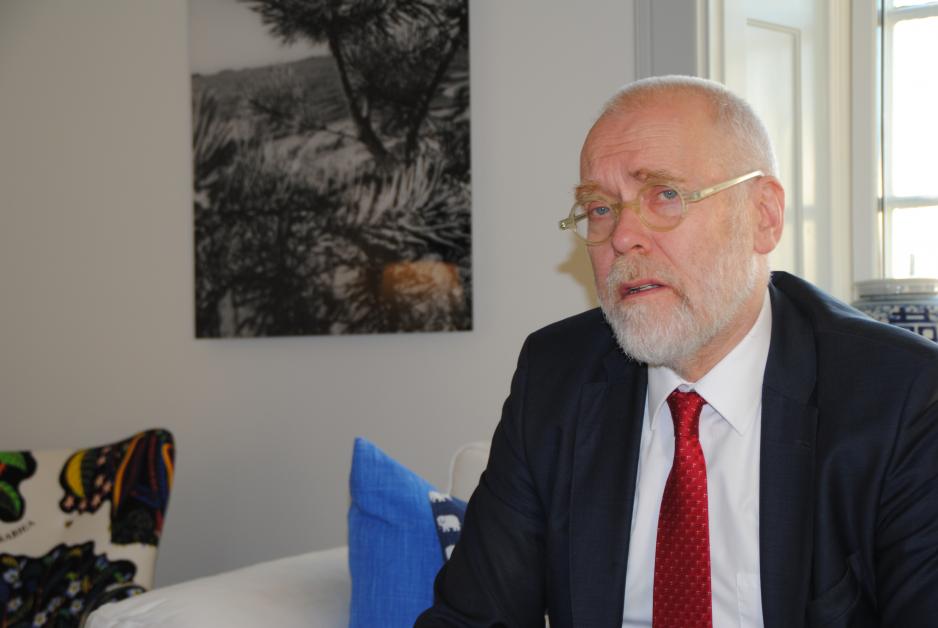 - Hva skal man frakte langs den påtenkte Arctic Railway mellom Kirkenes og Rovaniemi? spør statssekretær Matti Anttonen i Finlands utenriksdepartement. Svaret har han ikke, men man avventer en finsk-norsk utredning om saken. (Foto: Arne F. Finne).