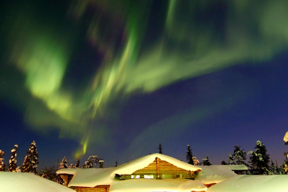 Northern lights in Ruka, Finland (Photo credit: Timo Newton-Syms/Wikimedia Commons).