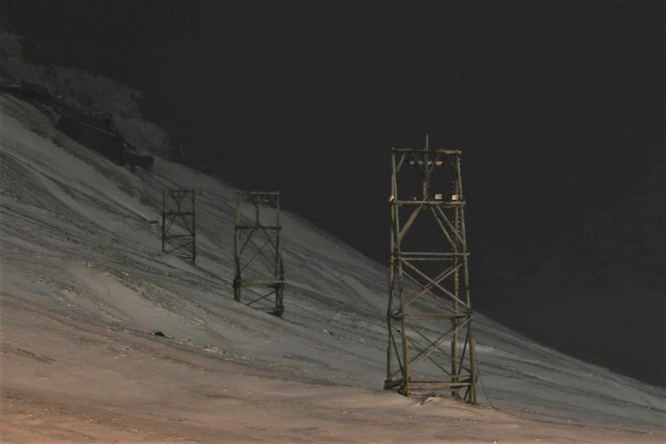 Kulltransportlinjer i Longyearbyen, Svalbard Foto: Frei Bjerkestrand   ​