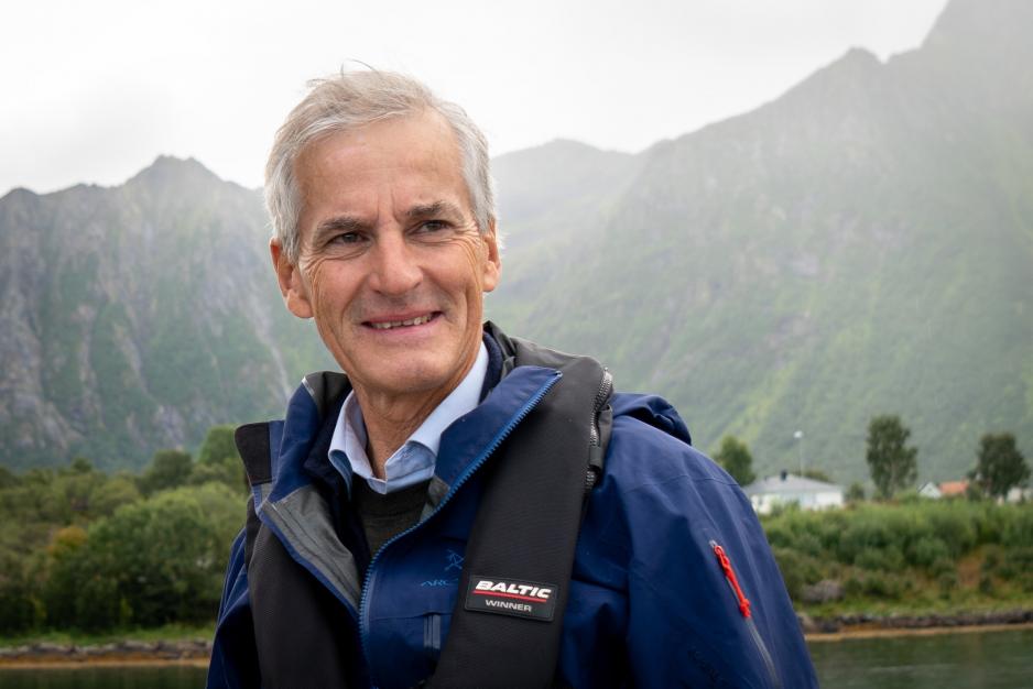– En stat som Norge må stille større krav til de som utvikler og videreutvikler våre naturressurser, og sikre at det skapes ringvirkninger som merkes lokalt, sier Jonas Gahr Støre. (Foto: Arbeiderpartiet) – En stat som Norge må stille større krav til de som utvikler og videreutvikler våre naturressurser, og sikre at det skapes ringvirkninger som merkes lokalt, sier Jonas Gahr Støre. (Foto: Arbeiderpartiet)