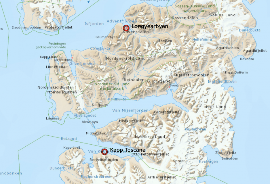 Hytta Bamsebu ligg på Kapp Toscana ved Van Keulenfjorden på Spitsbergen, om lag 78 kilometer i luftlinje sør for Longyearbyen