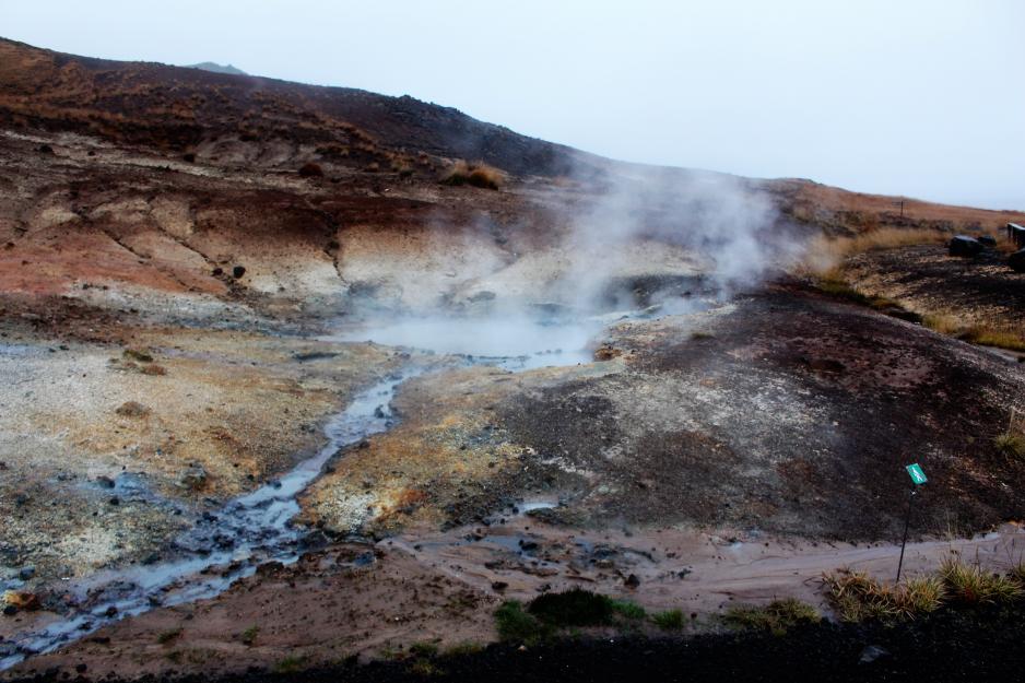 Vulkansk kilde i Reykjadalur, Island.