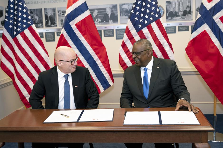 Norwegian Minister of Defense Odd Enoksen (left) and U.S. Secretary of Defense Lloyd J. Austin III Norwegian Minister of Defense Odd Enoksen (left) and U.S. Secretary of Defense Lloyd J. Austin III