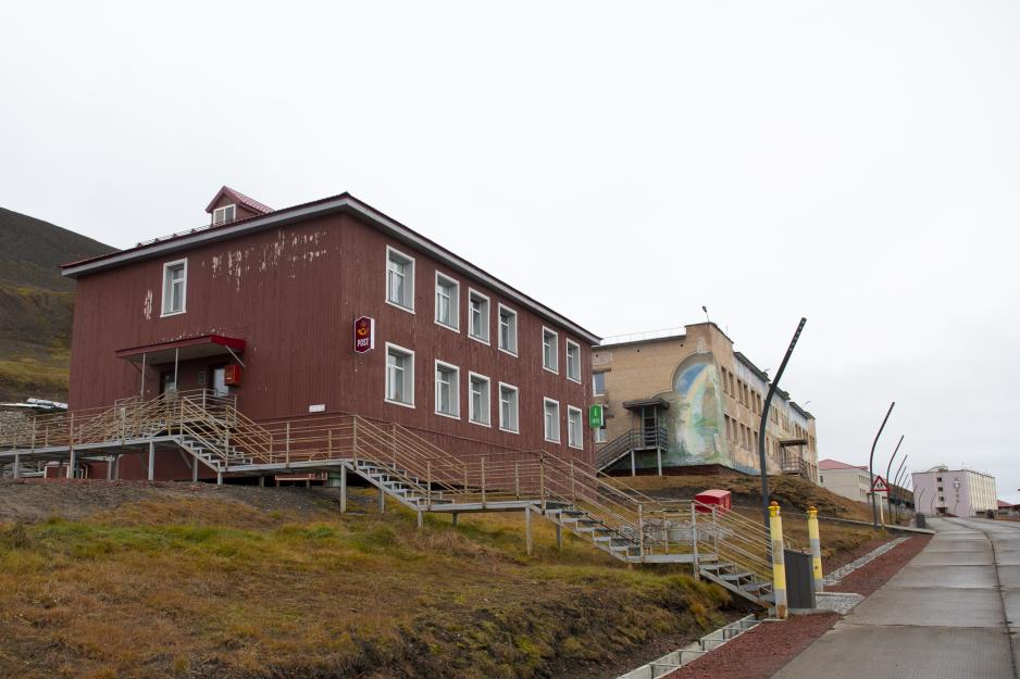Kontoret i Barentsburg der det statseigde reiselivsselskapet Arctic Travel Company Grumant held til.