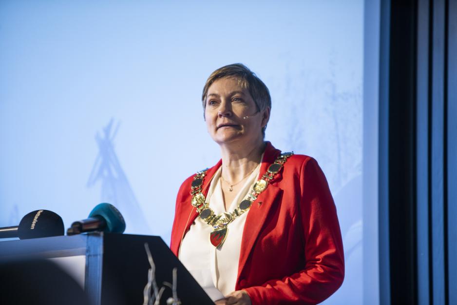 Ordfører i Sør-Varanger kommune, Lena Norum Bergeng (A) holdte et følelsesladet innlegg på Kirkeneskonferansen 2022 den fatale torsdagen krigen i Ukraina var et faktum. (Foto: Hogne Bø Pettersen/Nordområdesenteret) Lena Norum Bergeng. Foto Hogne Bø Pettersen, NOS.