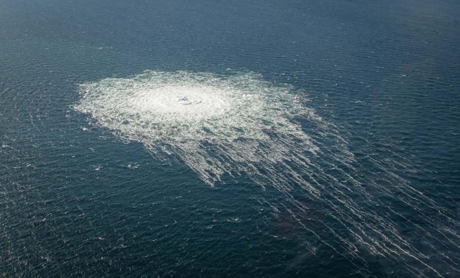 The gas leak at Nord Stream 2 seen from the Danish F-16 interceptor on Bornholm. (Source: Danish Defence) gas leak