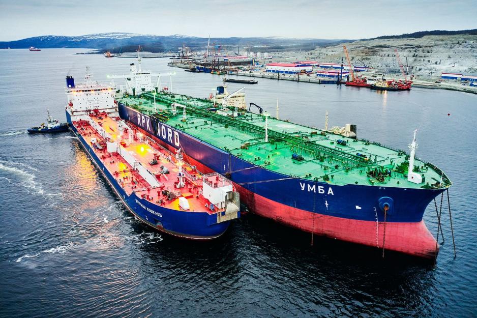 Umba (судно Умба) floating stage unit (FSU) off Kola Peninsula. (Source: Gazprom Neft) Umba