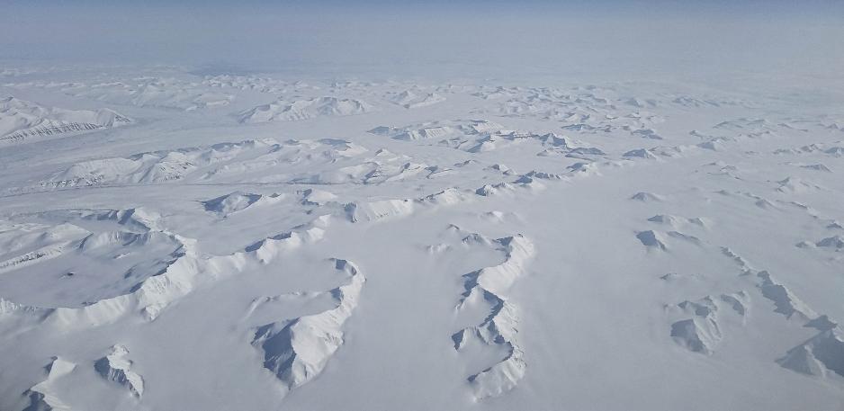 Aerial photo of the Svalbard ice cap. (Source: Os Putos under CC BY-NC-ND 2.0) Svalbard ice cap