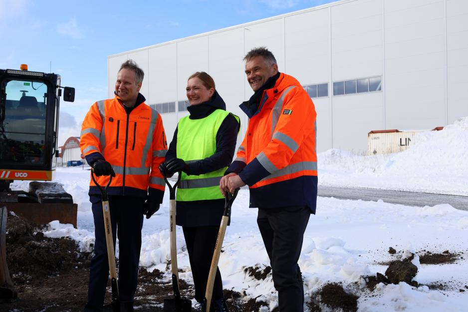 Første spadetak i flyttingen av Bodø lufthavn