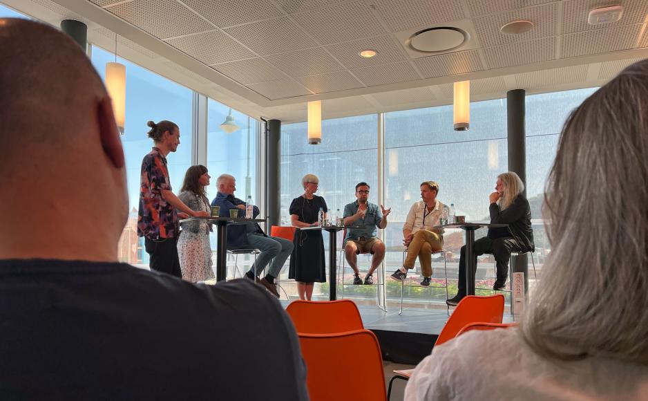 Under debatten ble kunsten pekt på som en mulig femte statsmakt (etter pressen). (Foto: Astri Edvardsen)