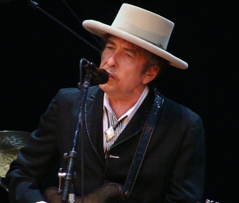 "You that build all the bombs, You that hide behind walls", sa Bob Dylan for 60 år siden. (Foto: Alberto Cabello from Vitoria Gasteiz - Bob Dylan, CC BY 2.0) Bob Dylan