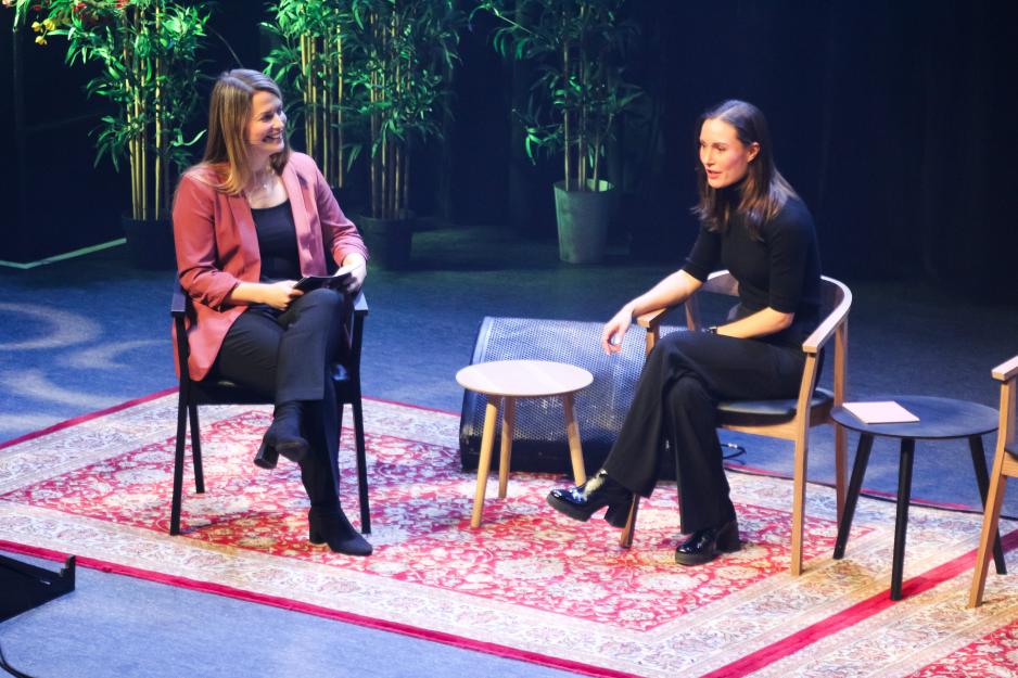 Finland's previous prime minister, Sanna Marin (right), warns against lessening aid to Ukraine in a talk with defense researcher Karen Anna Eggen. (Photo:Trine Jonassen) Karen Anna Eggen og Sanna Marin