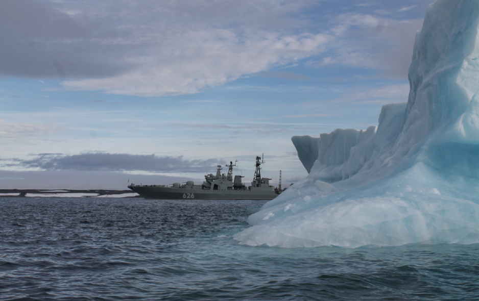 Destroyeren Viseadmiral Kulakov under Nordflåtens lengre arktiske tokt i høst. Et nytt slikt tokt skal gjennomføres i 2024 med oppstart i august, melder det russiske forsvarsministeriet. (Foto: Det russiske forsvarsministeriet)