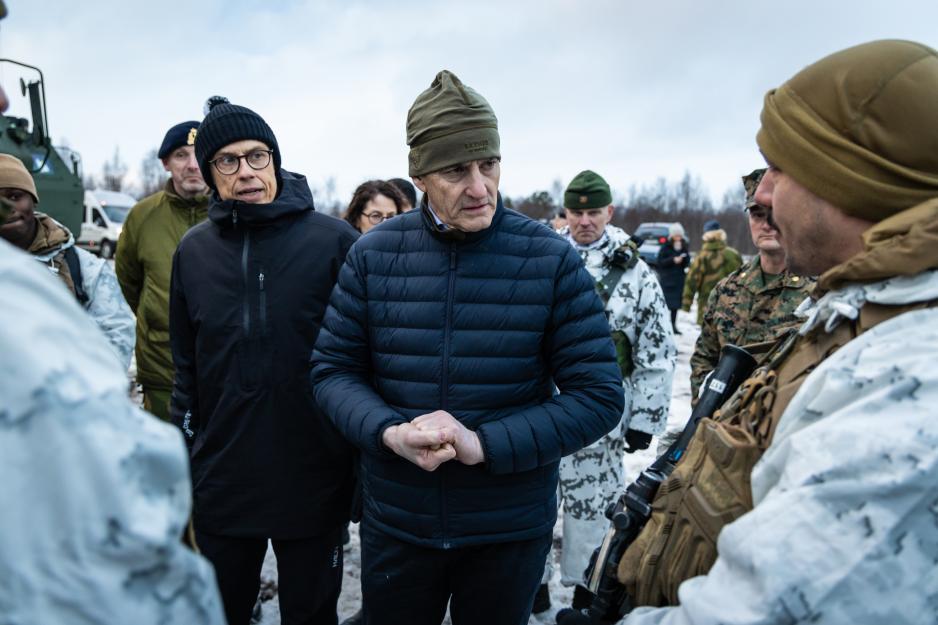 PHOTO GALLERY: President Stubb and Norwegian PM Støre meeting forces from the US Marine Corps at Sennalandet. Here, accompanied by the Chief of the Norwegian Joint Headquarters, Vice Admiral Rune Andersen (behind). (Photo: Kristian Kapelrud/the Armed Forces) >
