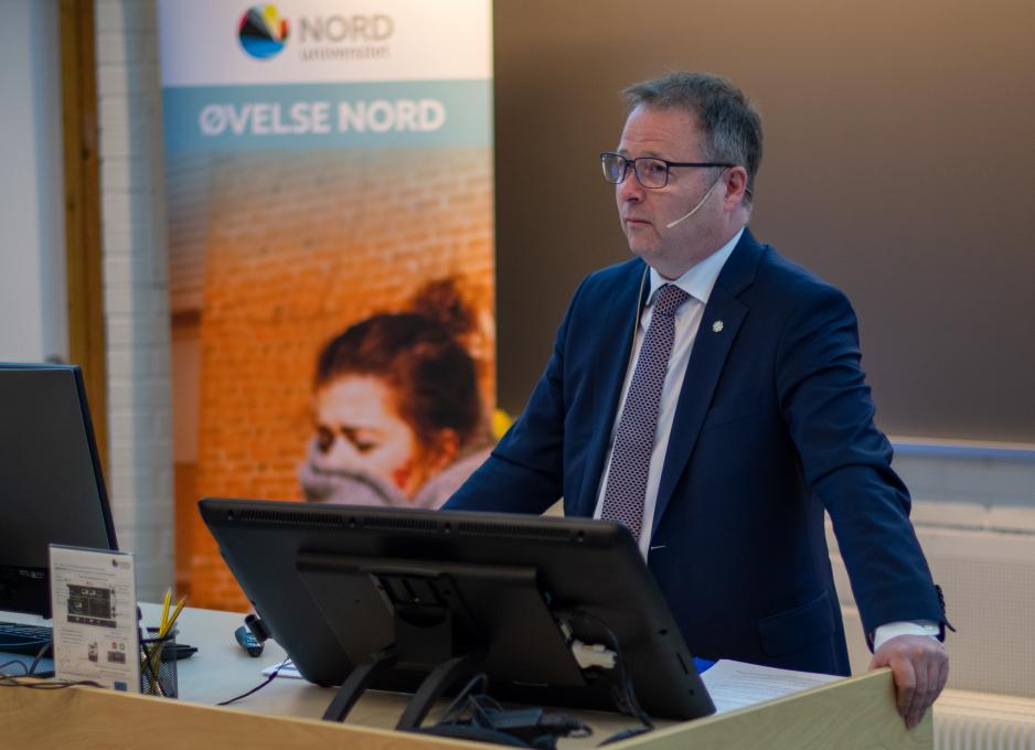 Forsvarsminister Bjørn Arild Gram