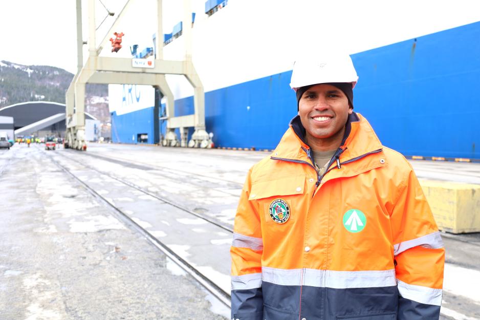 Oberstløytnant James Acevedo, sjef for 838th Transportation Battalion