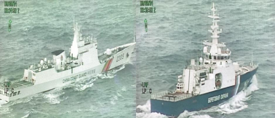 Et langtrekkende overvåkningsfly i USAs kystvakt fotograferte de kinesiske kystvaktfartøyene og de russiske grensevaktskipene sørvest for St. Lawrence-øya i Beringhavet 28. september. Beringhavet er den nordligste delen av Stillehavet, og forbindes med Polhavet ved Beringstredet. (Foto: USAs kystvakt) Et langtrekkende overvåkningsfly i USAs kystvakt fotograferte de kinesiske kystvaktfartøyene og de russiske grensevaktskipene sørvest for St. Lawrence-øya i Beringhavet 28. september. Beringhavet er den nordligste delen av Stillehavet, og forbindes med Polhavet ved Beringstredet. (Foto: USAs kystvakt)