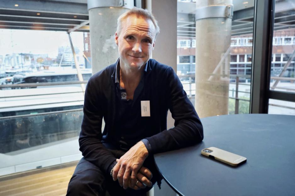 Tormod Heier, professor i militær strategi og operasjoner ved Forsvarets høgskole, understreker betydningen av å gjøre lokalsamfunn i nord mer motstandsdyktige i møte med ulike former for hybride angrep. (Foto: Astri Edvardsen) Tormod Heier, professor i militær strategi og operasjoner ved Forsvarets høgskole, understreker betydningen av å gjøre lokalsamfunn i nord mer motstandsdyktige i møte med ulike former for hybride angrep. (Foto: Astri Edvardsen)