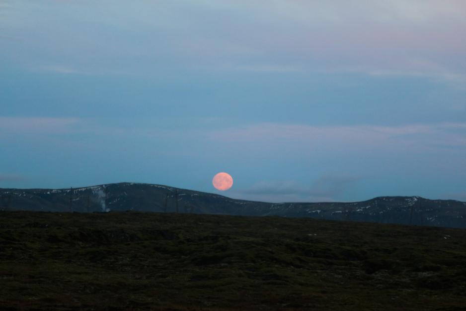 Måneoppgang over Ingólfsfjalll, Island okt 24