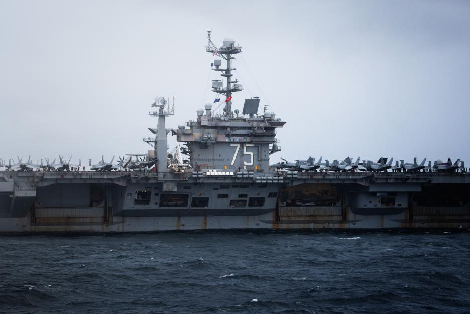 USS Harry S. Truman har seilt i norsk farvann for å trene med Forsvaret og andre allierte styrker siden midten av oktober. Blant annet har hangarskipet og norske fartøy tatt del i Nato-aktiviteter for økt maritim årvåkenhet under navnet Neptune Strike 2024. USS Harry S. Truman hadde også et havneanløp i Oslo. (Foto: Johannes Bærhaugen/Forsvaret)