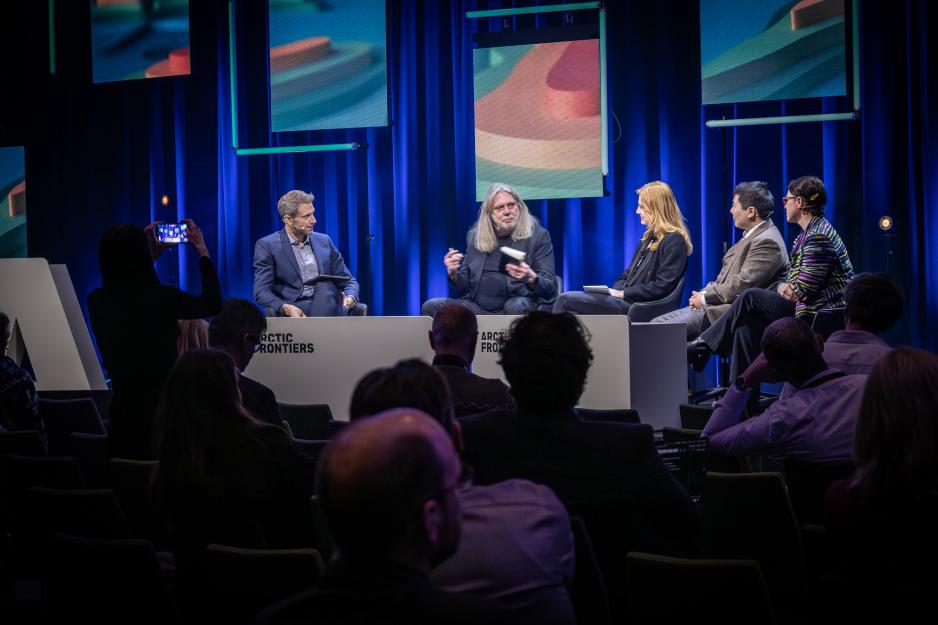 Arne O. Holm under en debatt på Arctic Frontiers 2025 i Tromsø. Debatt Arctic Frontiers 2025