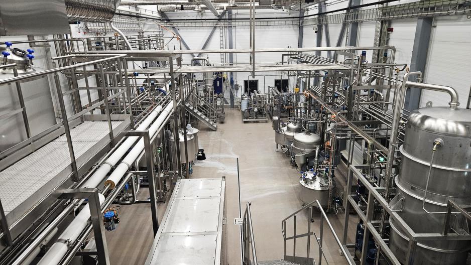 Det er snart investert 150 millioner kroner i nytt produksjonsanlegg for tran i Orkla Health Ocean på Myre i Øksnes kommune i Vesterålen. (Foto: Arne O. Holm) Orkla Health Ocean