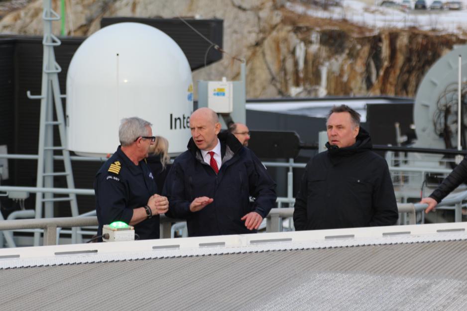 Tore O. Sandvik og John Healey, Norwegian and British ministers of defense, on board the British Navy Survaillance ship in Bodø, northern Norway.