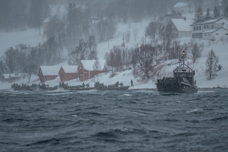 Norske og britiske styrker under vintertrening på landgangsoperasjon i Astafjorden, Troms, tilbake i 2020. (Foto: Ole-Sverre Haugli/Forsvaret)  Norske og britiske styrker under vintertrening på landgangsoperasjon i Astafjorden, Troms, tilbake i 2020. (Foto: Ole-Sverre Haugli/Forsvaret)