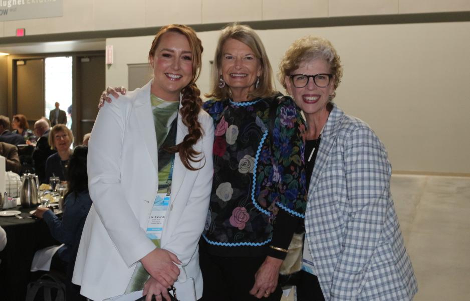 From the left: CEO and founde of the Arctic Encounter Symposium, Racher Kallander, US senator for Alaska, Lisa Murkowski (R) and Chair of the AES board, Marilyn Romano at the 2024 symposium in Anchorage, Alaska. (Photo: Trine Jonassen) From the left: CEO and founde of the Arctic Encounter Symposium, Racher Kallander, US senator for Alaska, Lisa Murkowski (R) and Chair of the AES board, Marilyn Romano