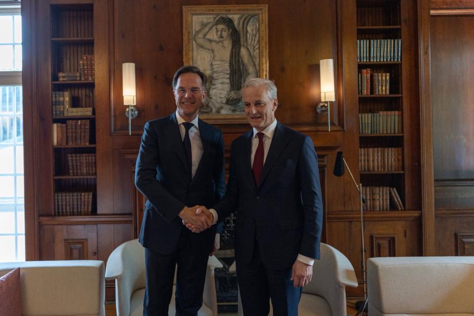 Statsminister Jonas Gahr Støre skal vise fram Norge og Forsvaret i nord til Natos generalsekretær Mark Rutte på torsdag. De traff hverandre sist i Washington D.C. 25. april. (Foto: Daniel Sannum Lauten/Pool-TV2/statsministerens kontor) Statsminister Jonas Gahr Støre skal vise fram Norge og Forsvaret i nord til Natos generalsekretær Mark Rutte på torsdag. De traff hverandre sist i Washington D.C. 25. april. (Foto: Daniel Sannum Lauten/Pool-TV2/statsministerens kontor)