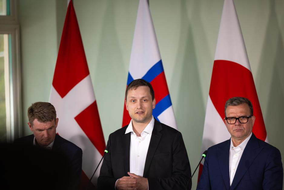 – Det er viktig at Grønland kan delta på samme vilkår i drøftinger om nordiske forhold, mener Jens-Frederik Nielsen, formann for Grønlands regjering Naalakkersuisut. Her sammen med Færøyenes lagmann Aksel V. Johannesen (t.v.) og Finlands statsminister Petteri Orpo. (Foto: Katja Säilä/Den finske statsministerens kontor) – Det er viktig at Grønland kan delta på samme vilkår i drøftinger om nordiske forhold, mener Jens-Frederik Nielsen, formann for Grønlands regjering Naalakkersuisut. Her sammen med Færøyenes lagmann Aksel V. Johannesen (t.v.) og Finlands statsminister Petteri Orpo. (Foto: Katja Säilä/Den finske statsministerens kontor)