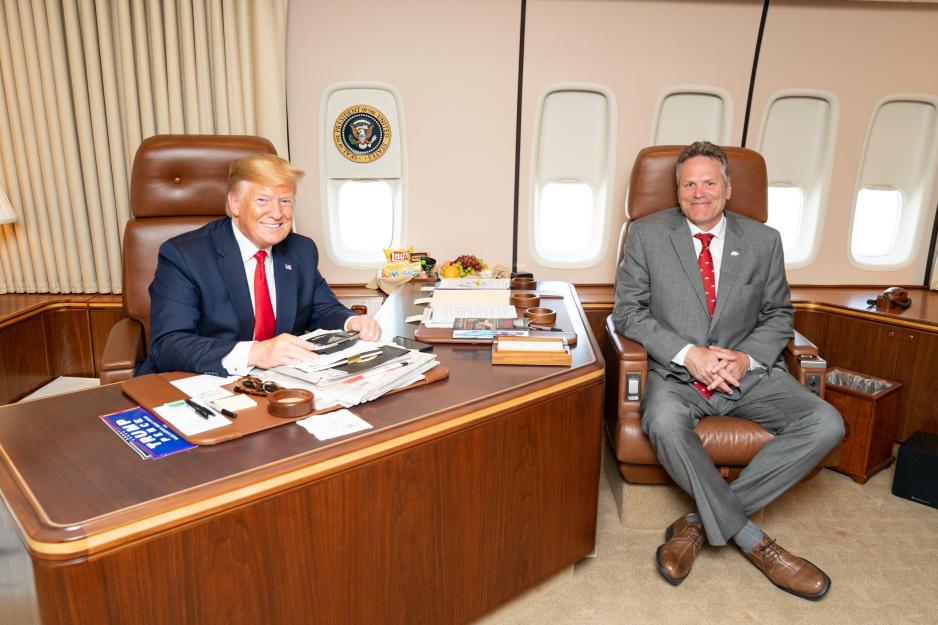 Alaska er beredt til å være møtested for Donald Trump og Vladimir Putin, framholder delstatens guvernør Mike Dunleavy. Bilde fra Trumps besøk i Alaska i 2019. (Foto: Sheila Craighead/Det hvite hus). Alaska er beredt til å være møtested for Donald Trump og Vladimir Putin, framholder delstatens guvernør Mike Dunleavy. Bilde fra Trumps besøk i Alaska i 2019. (Foto: Sheila Craighead/Det hvite hus).