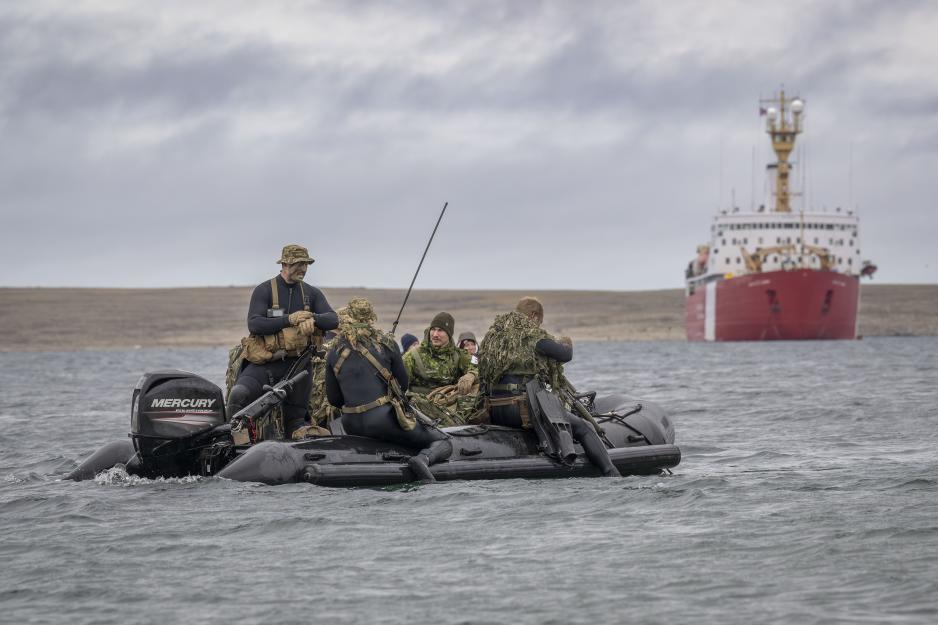 Canadiske styrker øver ved Cambridge Bay på Victoriaøya, som ligger langs Nordvestpassasjen, under operasjon Nanook-Nunakput 2023. (Foto: Alana Morin/Canadas forsvar) Canadiske styrker øver ved Cambridge Bay på Victoriaøya, som ligger langs Nordvestpassasjen, under operasjon Nanook-Nunakput 2023. (Foto: Alana Morin/Canadas forsvar)