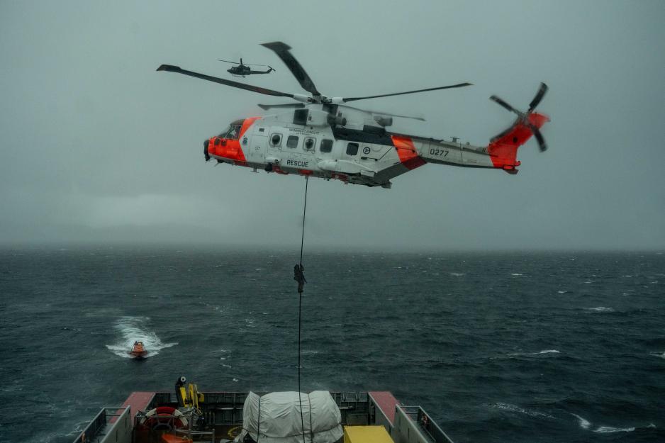 Luftforsvaret bidro med redningshelikopter under øvelsen. (Foto: Didrik Linnerud Arnesen/politiet) Luftforsvaret bidro med redningshelikopter under øvelsen. (Foto: Didrik Linnerud Arnesen/politiet)