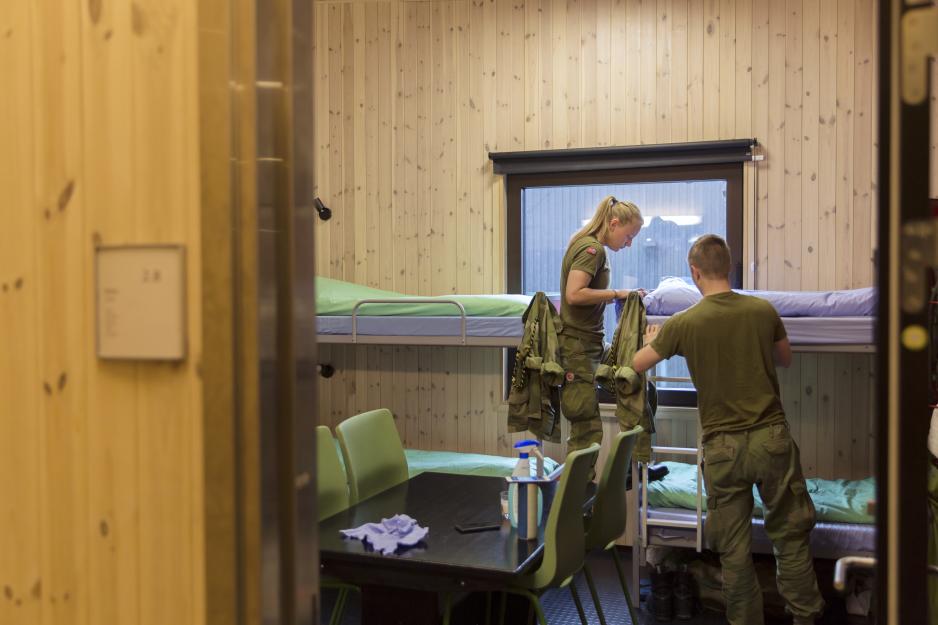 Regjeringen setter av ekstra midler til nybygging og vedlikehold av eiendom, bygg og anlegg, ikke minst i nord. Blant annet skal det investeres i nye boliger, kaserner og utdanningsbygg for å tilrettelegge for personellveksten i Forsvaret. (Foto: Marion Aaserud Dahlen/Forsvaret) Regjeringen setter av ekstra midler til nybygging og vedlikehold av eiendom, bygg og anlegg, ikke minst i nord. Blant annet skal det investeres i nye boliger, kaserner og utdanningsbygg for å tilrettelegge for personellveksten i Forsvaret. (Foto: Marion Aaserud Dahlen/Forsvaret)
