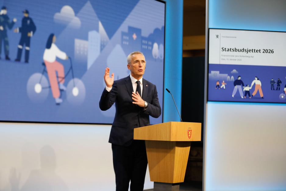Finansminister Jens Stoltenberg la frem regjeringens forslag til statsbudsjett for 2026 Foto: Ida Laingen / Finansdepartementet Finansminister Jens Stoltenberg