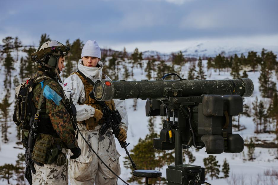 Under øvelsen Joint Viking 2025 øvde norske og finske hærstyrker på samvirke i møte med lufttrusler i lav høyde ved Setermoen skyte- og øvingsfelt. Konkret ble en tropp fra Jegerbrigadens luftvernbataljon i Rovaniemi integrert med styrker fra Porsanger bataljon i daværende Finnmark landforsvar (nå Finnmarksbrigaden). (Foto: Ole-Sverre Haugli/Forsvaret) Under øvelsen Joint Viking 2025 øvde norske og finske hærstyrker på samvirke i møte med lufttrusler i lav høyde ved Setermoen skyte- og øvingsfelt. Konkret ble en tropp fra Jegerbrigadens luftvernbataljon i Rovaniemi integrert med styrker fra Porsanger bataljon i daværende Finnmark landforsvar (nå Finnmarksbrigaden). (Foto: Ole-Sverre Haugli/Forsvaret)
