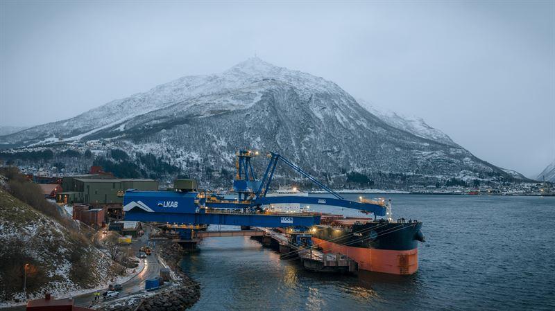 LKABs nye skipslaster i Narvik Havn