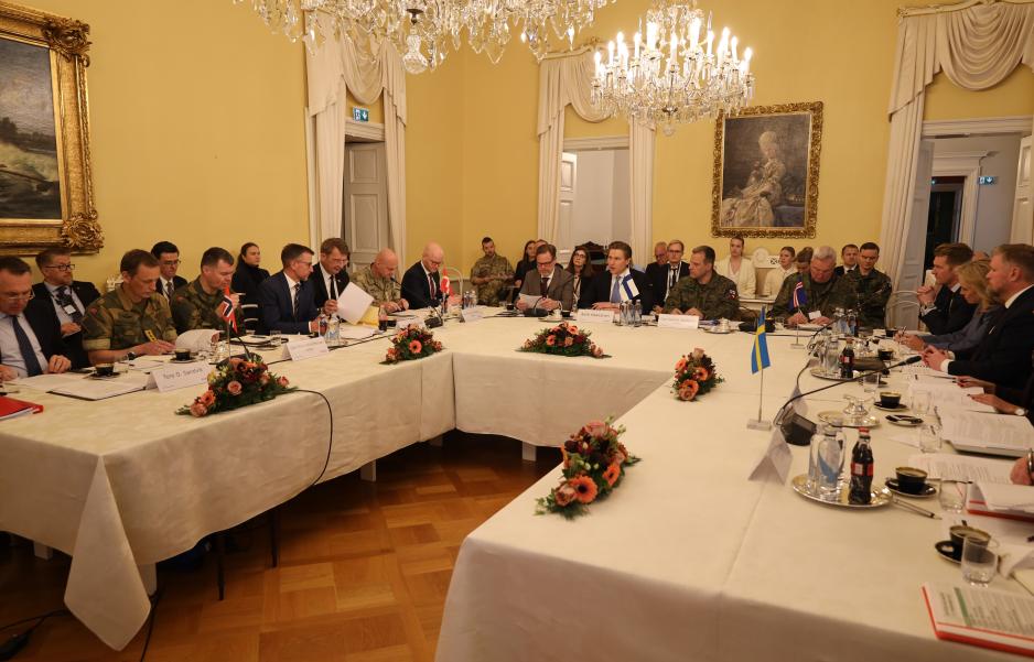 – Vi styrker forsvaret og forsyningssikkerheten i den nordiske regionen. Ved å forbedre vår strategiske og operative samvirke, kan vi oppnå sømløst samarbeid for å styrke Natos avskrekking og forsvar, sier Finlands forsvarsminister Antti Häkkänen. (Foto: Matias Jämsén/Finlands forsvarsministerium)