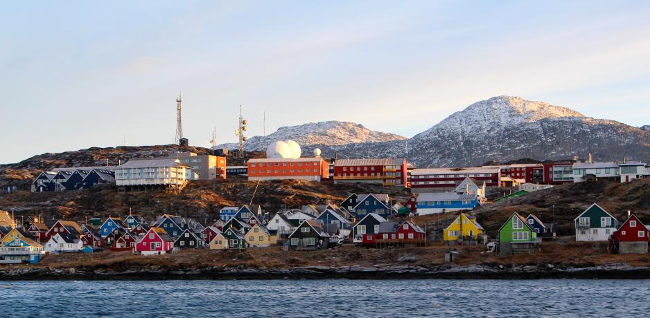 Nuuk bybilde, telekommunikasjon, boliger