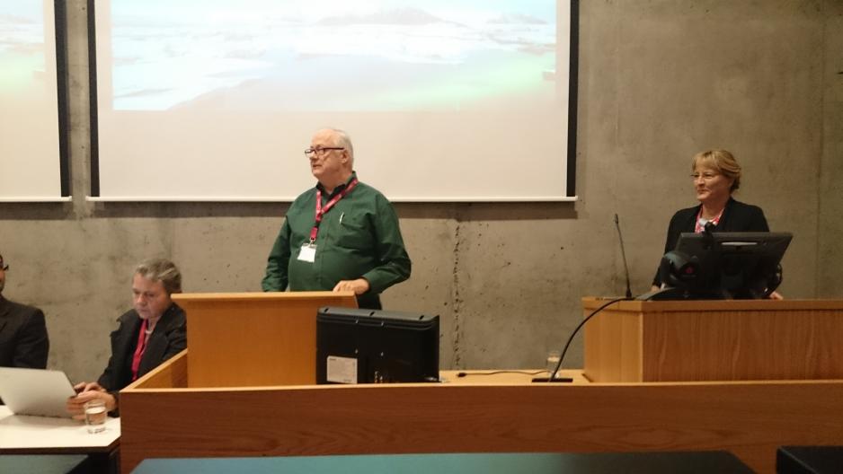Karin Berentsen and chair Tony Penikett at the Ninth Polar Law Symposium. (Photo: Trond Bergø)