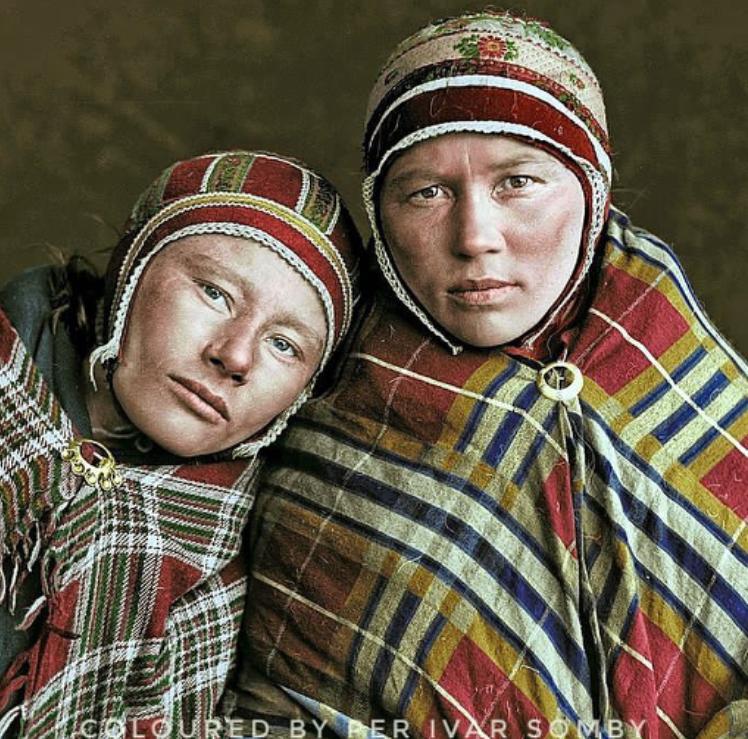 Anna Aslaksdatter Gaup and Anna Johnsdatter Somby have received new life through colors. 'Colour my past' and Per Ivar Somby creates a present, based on old photographs from Arctic regions, from Sapmi. (Photo: Sophus Tromholt 1883)