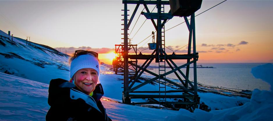 Anne Lise Alexandersen (50) forteller at hun fikk Store Norske med morsmelka. I dag er hun redd for å miste jobben ved analyselaboratoriet. (Foto: Privat)