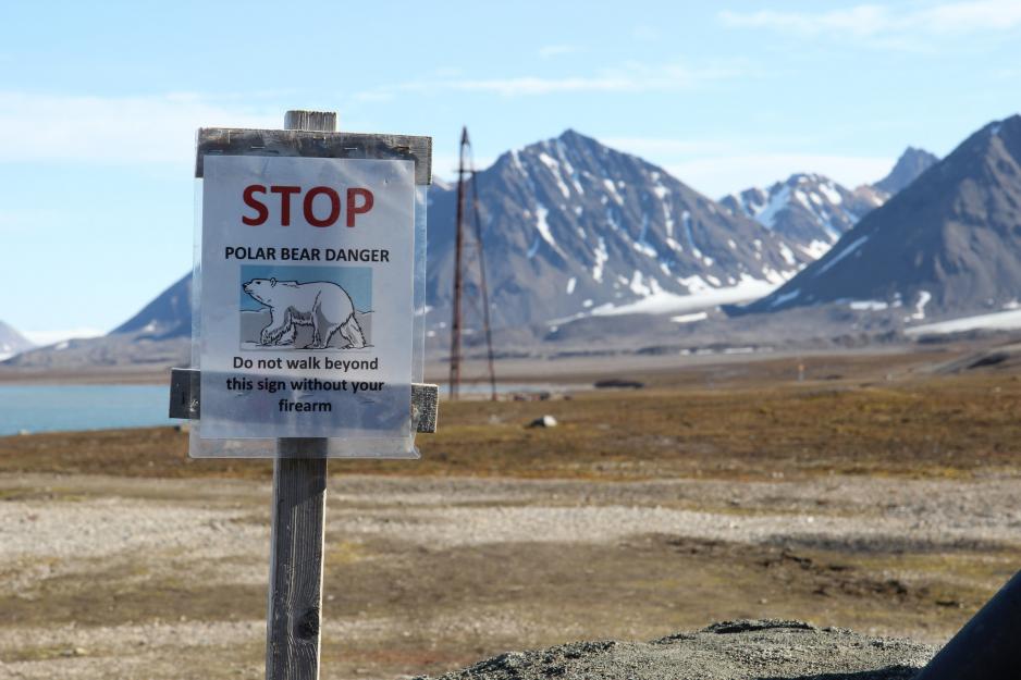 Signs on Svalbard must be improved, simply for tourists to understand the local community. (Photo: Flickr)