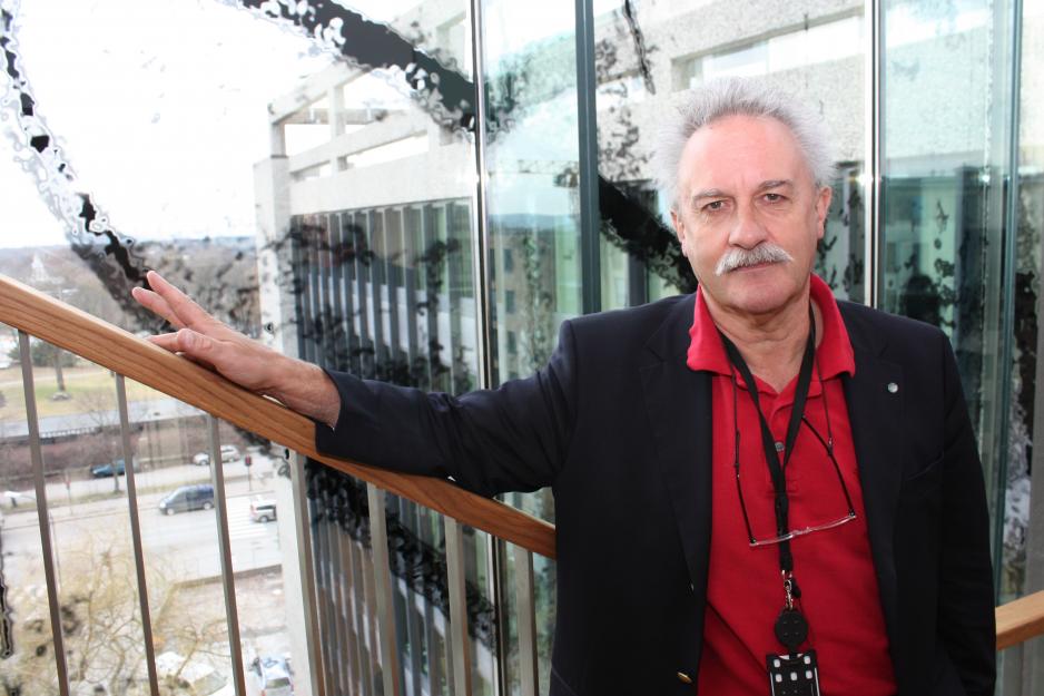 Kommunikasjondirektør i Norsk Industri, Finn Langeland, forteller at de har en samarbeidsavtale med Bellona. Og at denne handler om teknologioptimisme, heller en forbud.
